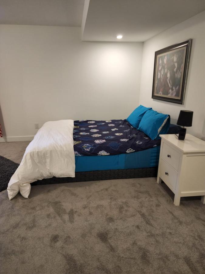 Place You Can Call Home !!! Near Ottawa Airport Εξωτερικό φωτογραφία